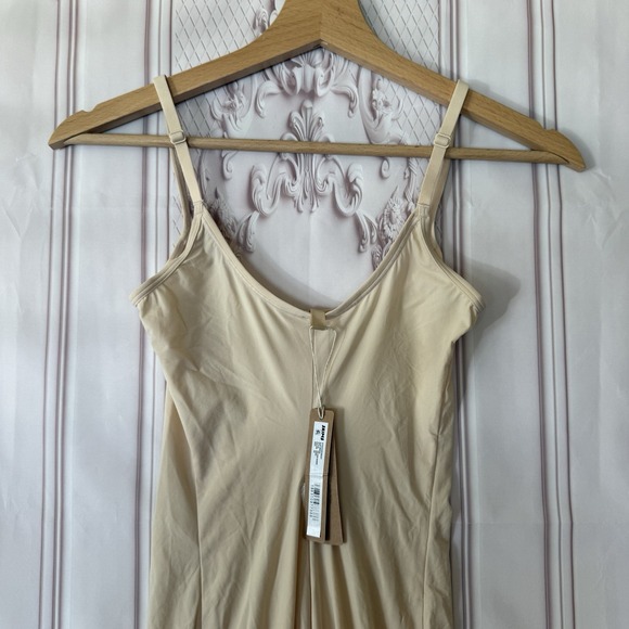 Skims Fits Everybody Slip Mini Dress Size XS In Sand  NWT $68 Stretchy - Picture 9 of 10